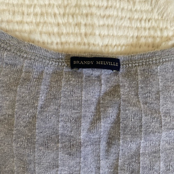 Brandy Melville Grey Button-Up zelly short sleeve Crop Top - Picture 3 of 6